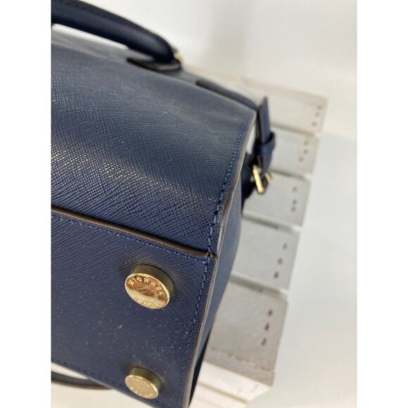 MICHAEL KORS, LARGE NAVY SAFFIANO LEATHER CROSSBODY BAG - Picture 9 of 16